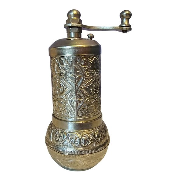 Cinar Silver Metal Turkish Spice Pepper Grinder 4 1/2” Vintage Kitchenware - Picture 1 of 12
